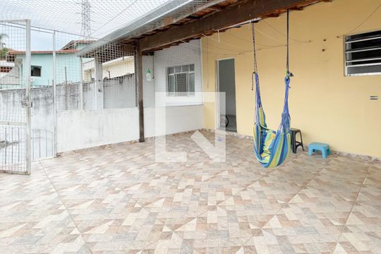 Sacada de casa à venda com 4 quartos, 120m² em Vila Netuno, São Bernardo do Campo