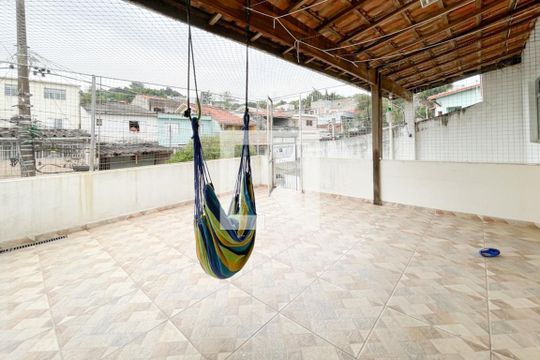 Sacada de casa à venda com 4 quartos, 120m² em Vila Netuno, São Bernardo do Campo