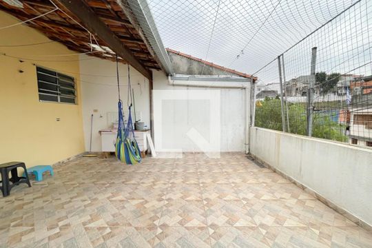 Sacada de casa à venda com 4 quartos, 120m² em Vila Netuno, São Bernardo do Campo