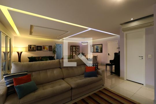 Sala de apartamento à venda com 3 quartos, 201m² em Vila Gilda, Santo André