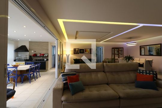Sala de apartamento à venda com 3 quartos, 201m² em Vila Gilda, Santo André