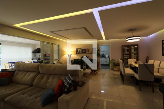 Sala de apartamento à venda com 3 quartos, 201m² em Vila Gilda, Santo André