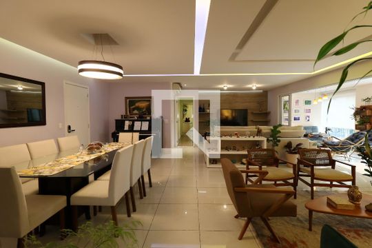 Apartamento à venda com 3 quartos, 201m² em Vila Gilda, Santo André