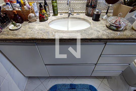 banheiro social de casa à venda com 4 quartos, 420m² em Taquara, Rio de Janeiro