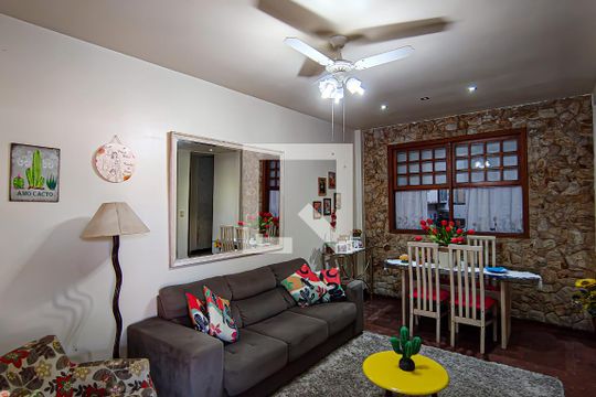 Casa à venda com 4 quartos, 420m² em Taquara, Rio de Janeiro