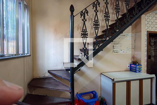 escada de casa à venda com 4 quartos, 420m² em Taquara, Rio de Janeiro