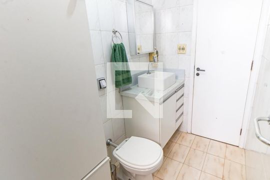 Banheiro de apartamento para alugar com 2 quartos, 50m² em Mooca, São Paulo