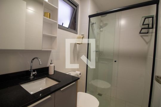 Banheiro de kitnet/studio à venda com 1 quarto, 25m² em Jardim das Acácias, São Paulo