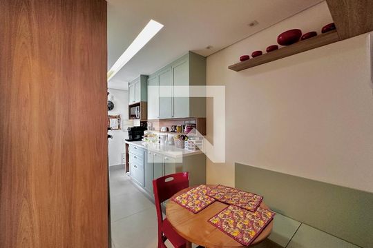 Cozinha de apartamento à venda com 3 quartos, 134m² em Santo Amaro, São Paulo