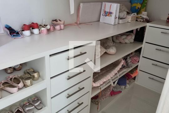 Closet de casa de condomínio à venda com 6 quartos, 391m² em Jacarepaguá, Rio de Janeiro