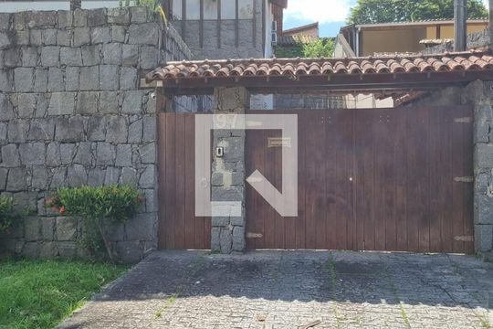 Entrada de casa de condomínio à venda com 6 quartos, 391m² em Jacarepaguá, Rio de Janeiro