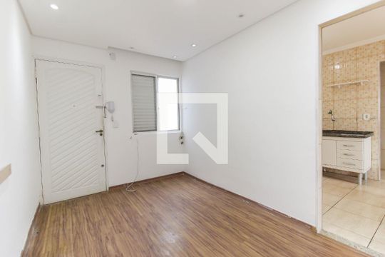 Sala de apartamento para alugar com 3 quartos, 66m² em Itaquera, São Paulo