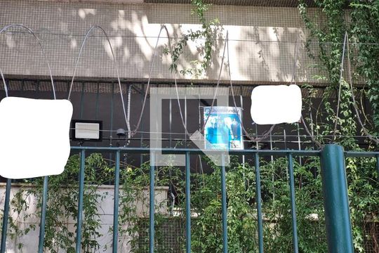 Fachada Placa de apartamento para alugar com 2 quartos, 76m² em Maracanã, Rio de Janeiro