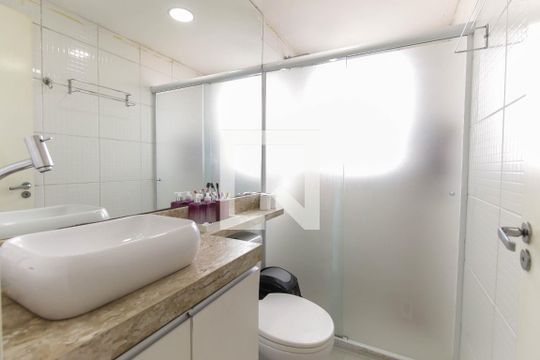 Banheiro de apartamento à venda com 2 quartos, 49m² em Colônia (zona Leste), São Paulo