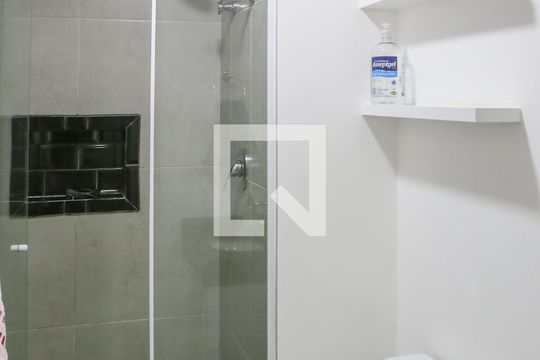 Banheiro de kitnet/studio à venda com 1 quarto, 37m² em Perdizes, São Paulo