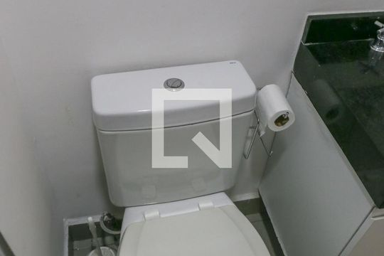 Banheiro de kitnet/studio à venda com 1 quarto, 37m² em Perdizes, São Paulo