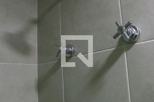 Banheiro de kitnet/studio à venda com 1 quarto, 37m² em Perdizes, São Paulo