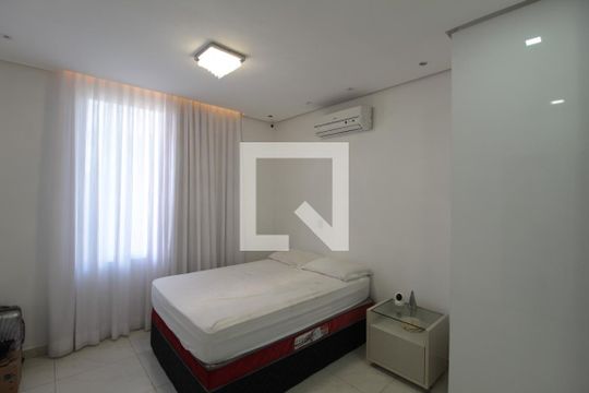 Suíte 1 de casa à venda com 3 quartos, 500m² em Braúnas, Belo Horizonte