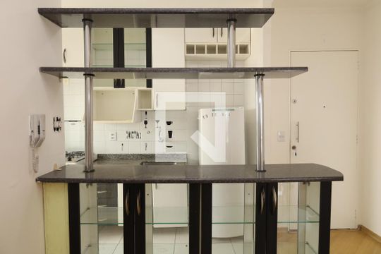 Cozinha de apartamento para alugar com 2 quartos, 62m² em Vila Carmosina, São Paulo