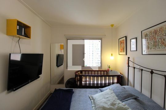 Quarto de apartamento à venda com 1 quarto, 47m² em Indianópolis, São Paulo
