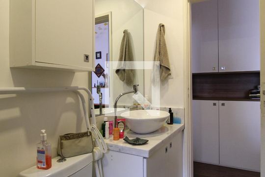 Banheiro de apartamento à venda com 1 quarto, 47m² em Indianópolis, São Paulo