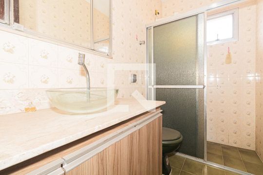 Banheiro de casa à venda com 3 quartos, 145m² em Jardim Guanca, São Paulo