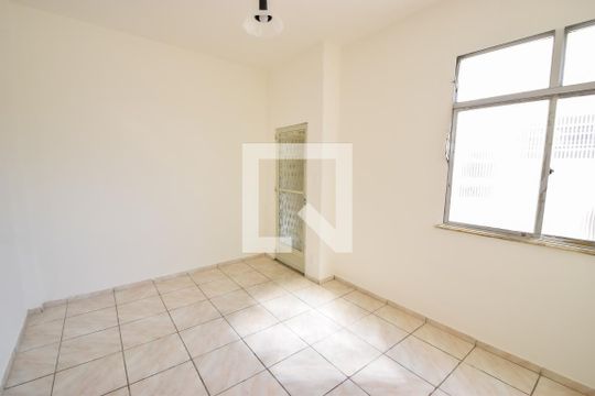 Sala de apartamento para alugar com 1 quarto, 48m² em Piedade, Rio de Janeiro