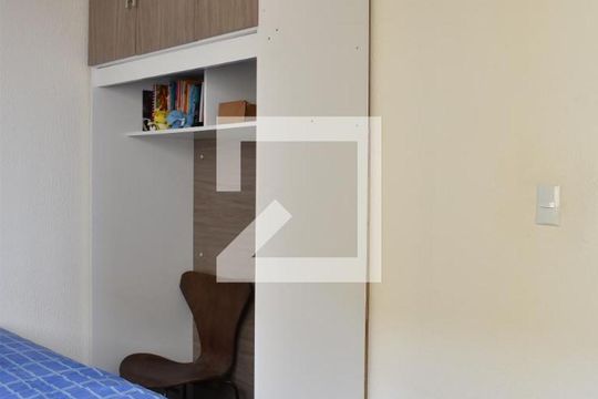 Quarto 1 de apartamento para alugar com 2 quartos, 46m² em Ganchinho, Curitiba