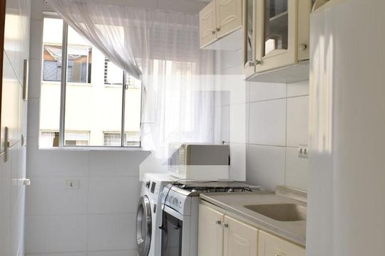 Cozinha de apartamento para alugar com 2 quartos, 46m² em Ganchinho, Curitiba
