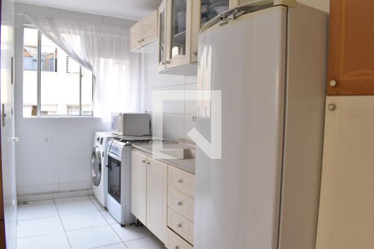 Cozinha de apartamento para alugar com 2 quartos, 46m² em Ganchinho, Curitiba