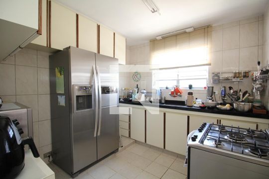 Cozinha de casa à venda com 3 quartos, 175m² em Vila Sônia, São Paulo