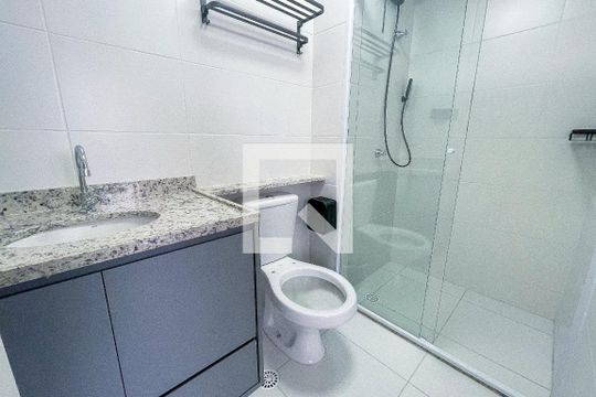 Banheiro de kitnet/studio à venda com 1 quarto, 25m² em Pinheiros, São Paulo