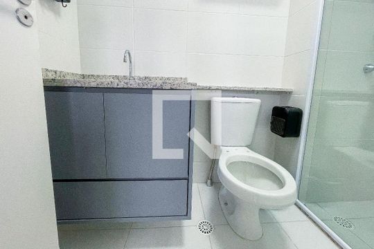 Banheiro de kitnet/studio à venda com 1 quarto, 25m² em Pinheiros, São Paulo