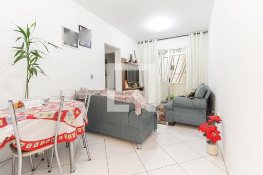 Apartamento à venda com 2 quartos, 48m² em Vila Carmosina, São Paulo