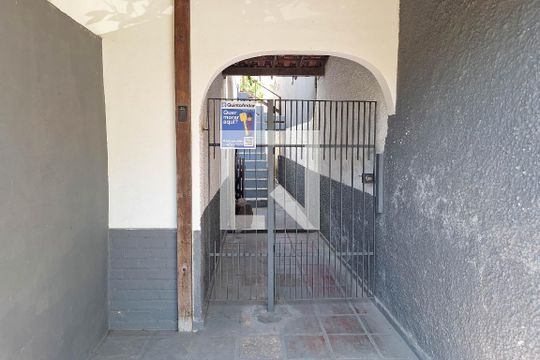 Fachada de casa à venda com 1 quarto, 80m² em Piratininga, Niterói