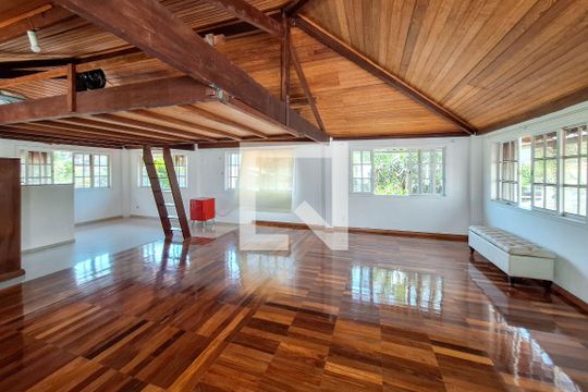 Sala de casa à venda com 1 quarto, 80m² em Piratininga, Niterói