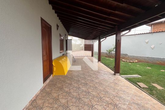 Quintal de casa à venda com 3 quartos, 293m² em Vila Nogueira, Campinas