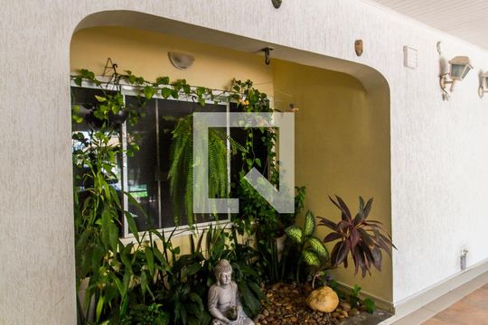 Detalhe de casa à venda com 5 quartos, 400m² em Alphaville, Santana de Parnaíba