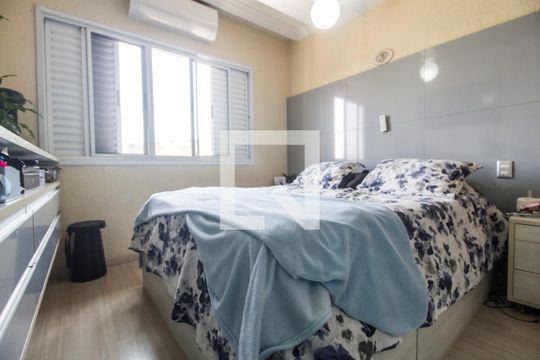 Suíte master de casa à venda com 5 quartos, 400m² em Alphaville, Santana de Parnaíba
