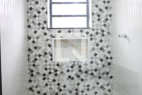 Banheiro de kitnet/studio para alugar com 1 quarto, 32m² em Vila das Merces, São Paulo