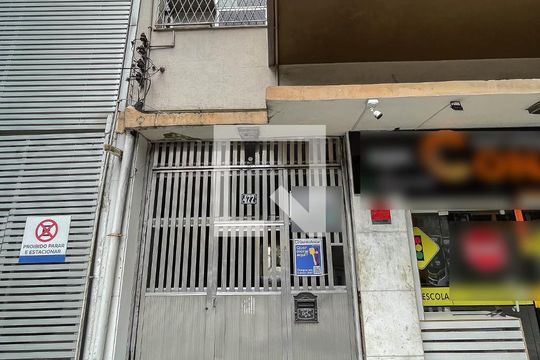 Fachada de casa à venda com 2 quartos, 120m² em Tijuca, Rio de Janeiro