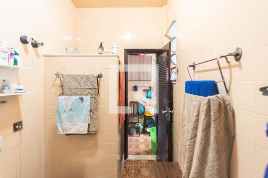 Banheiro de casa à venda com 2 quartos, 120m² em Tijuca, Rio de Janeiro