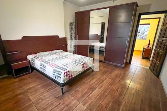Quarto de casa à venda com 4 quartos, 360m² em Canaa, Belo Horizonte
