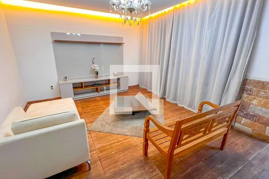 Sala de casa à venda com 4 quartos, 360m² em Canaa, Belo Horizonte