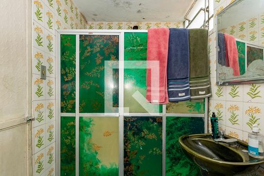 Banheiro de casa à venda com 2 quartos, 180m² em Nova Esperança, Belo Horizonte
