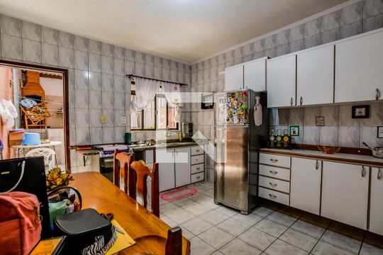 Cozinha de casa à venda com 2 quartos, 150m² em Jardim Itapoan, Santo André