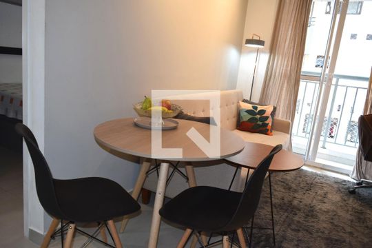 Sala de apartamento para alugar com 1 quarto, 30m² em Pinheiros, São Paulo