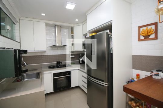 Cozinha de casa à venda com 3 quartos, 110m² em Olaria, Rio de Janeiro