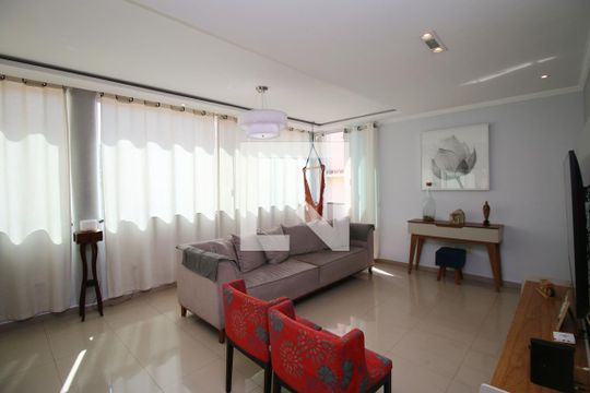 Casa à venda com 3 quartos, 110m² em Olaria, Rio de Janeiro