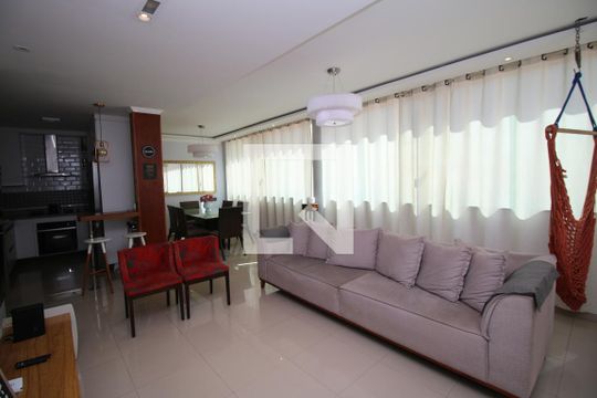 Sala de casa à venda com 3 quartos, 110m² em Olaria, Rio de Janeiro